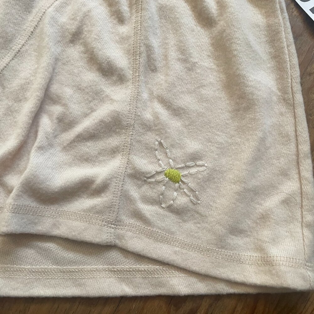 Urban Outfitters Out From Under Cheyanne Shortie - Picture 5 of 6